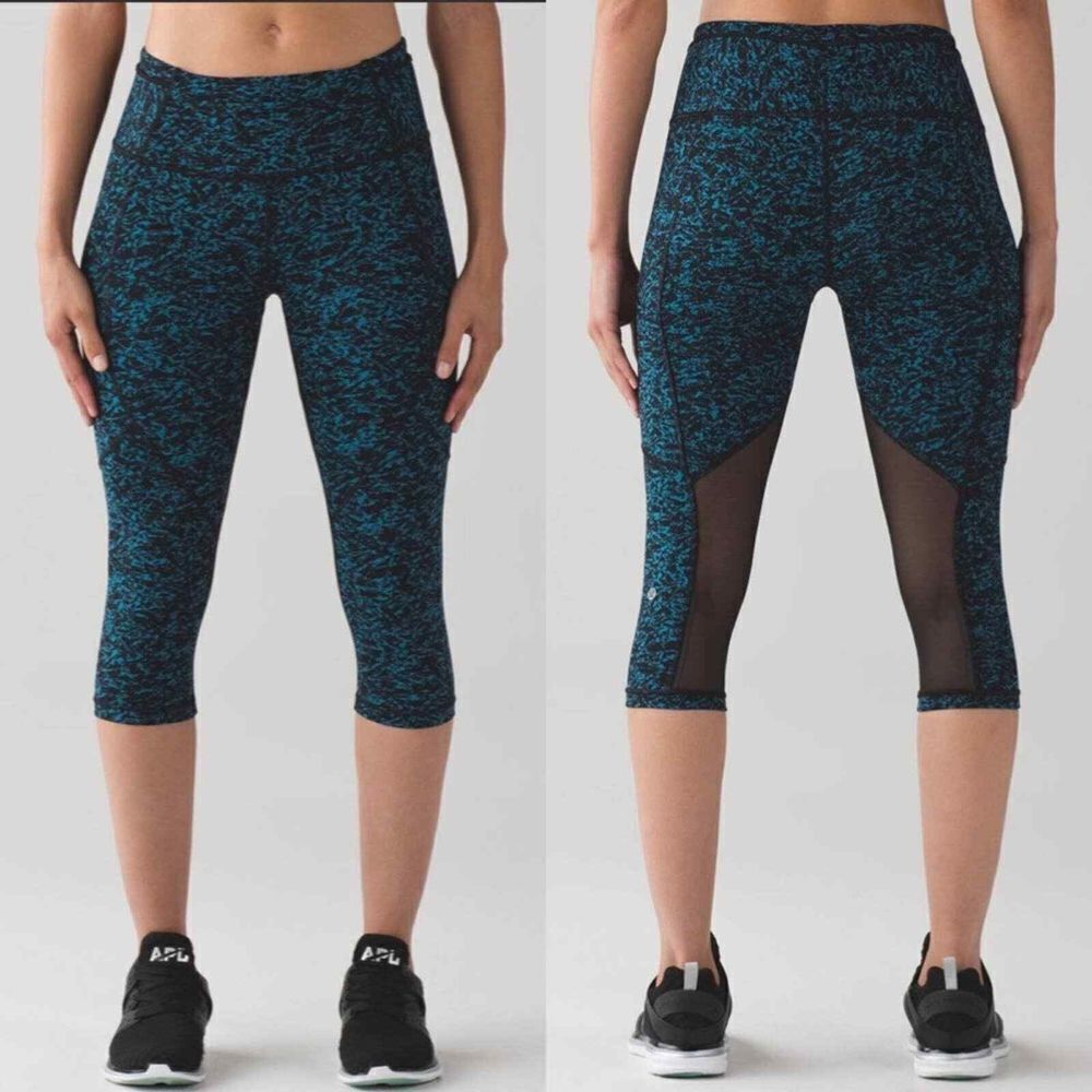 LULULEMON Outrun 17" Crop Blue Black Iced Wave Capri Workout Leggings Size 2